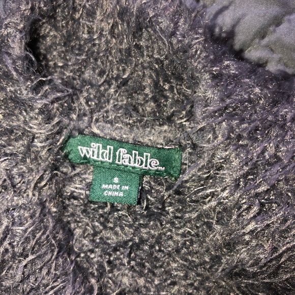 Gray fuzzy crop top sweater size small. Wild fable - Picture 2 of 2
